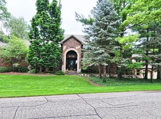 10520 Viking Ct, South Lyon, MI