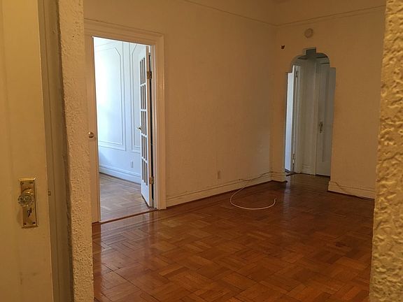 3rd image of 655 Manhattan Ave APT 2R