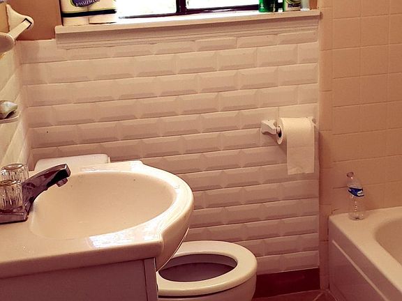 4th image of 6174 Hillpine Dr