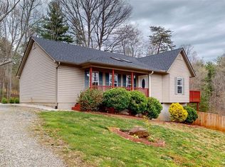 4 Renee Rd, Asheville, NC 28806