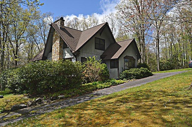 1st image of 66 Linwood Ln