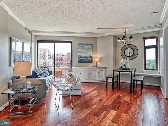 4th image of 2400 Clarendon Blvd APT 1009