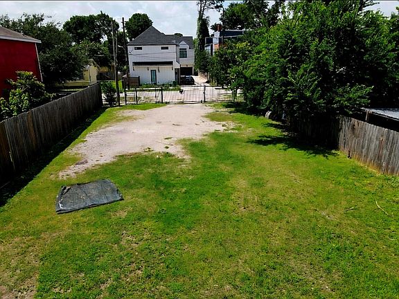 4th image of 1417 Weiss St