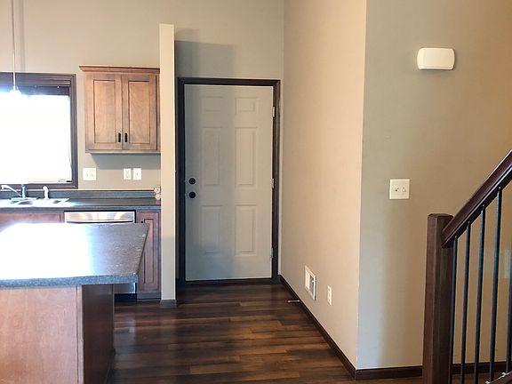 Entry/Kitchen