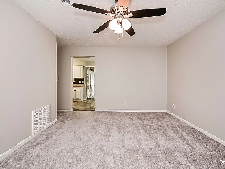 8990 Sterling Ridge Ln — Photo 4