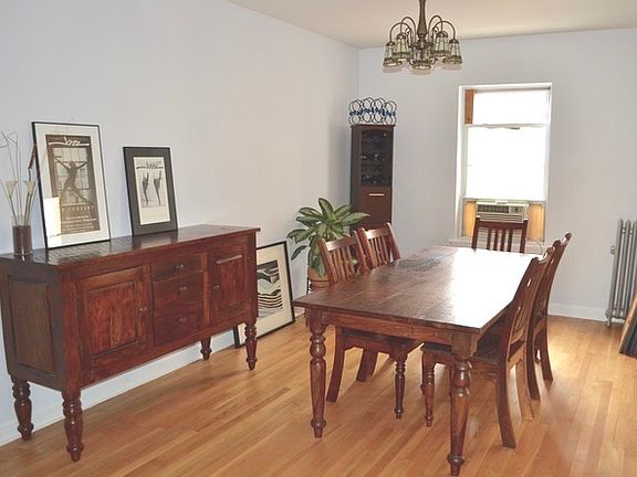 3rd image of 2240 W Wilson Ave APT 1S