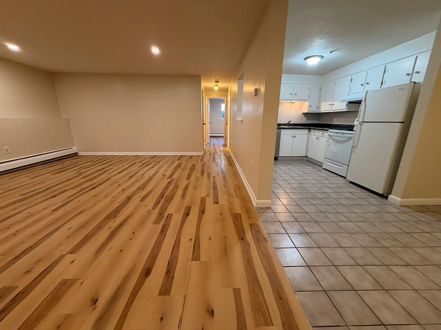 2 bed, 1.0 bath, 1018 sqft, $2,300 — Photo 3