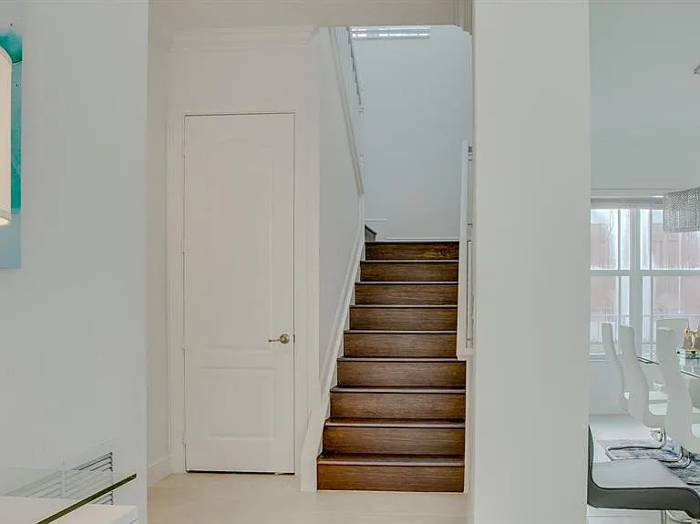 9911 S Miralago Way — Photo 15