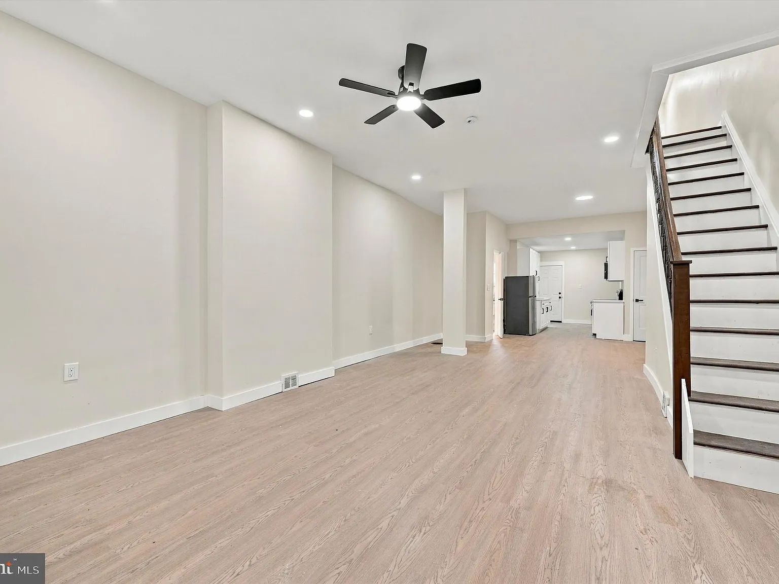 4 bed, 1.5 bath, 1434 sqft, $2,295 — Photo 2