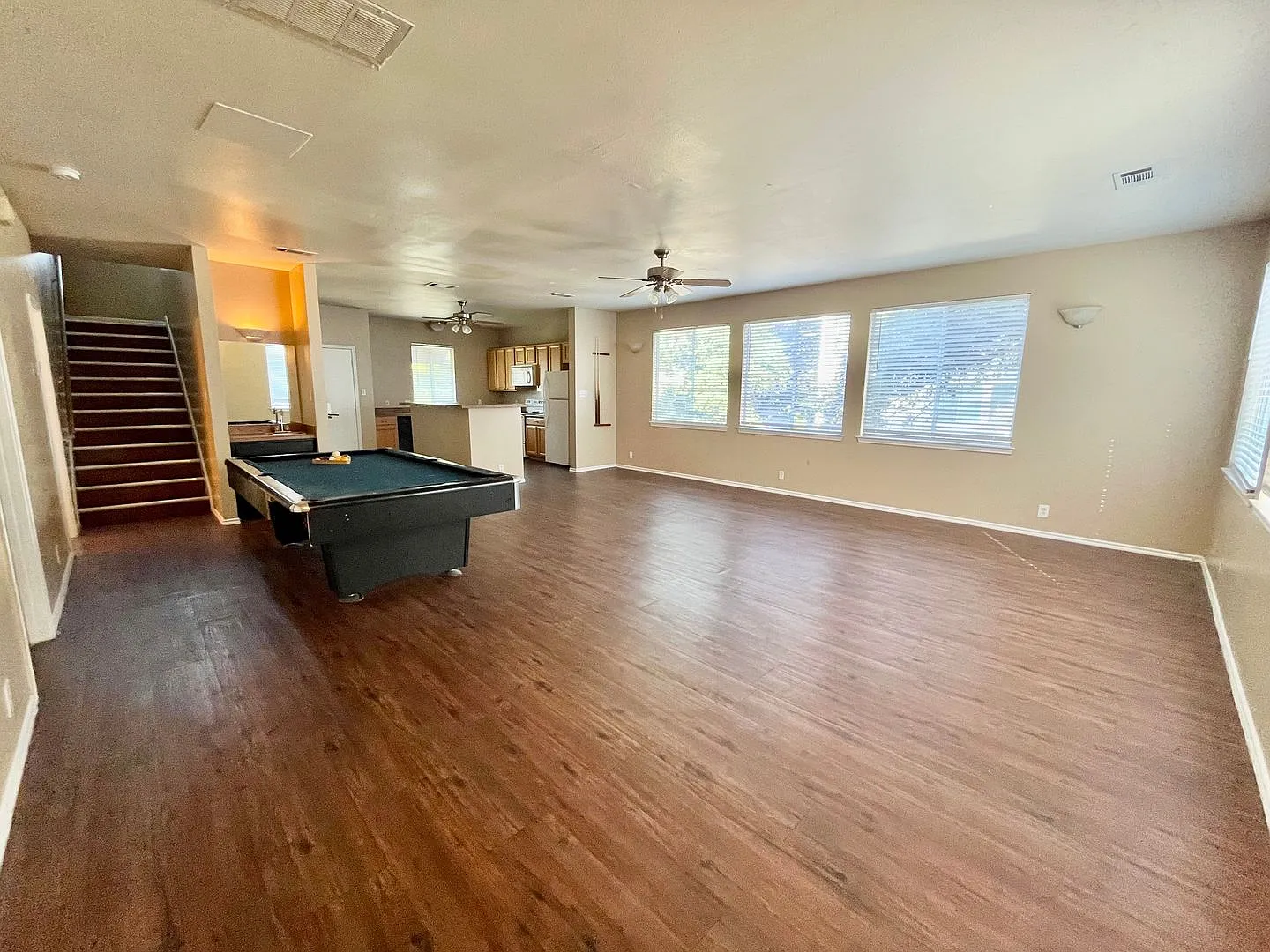 6bed/3bath with garage in North Campus — Photo 3