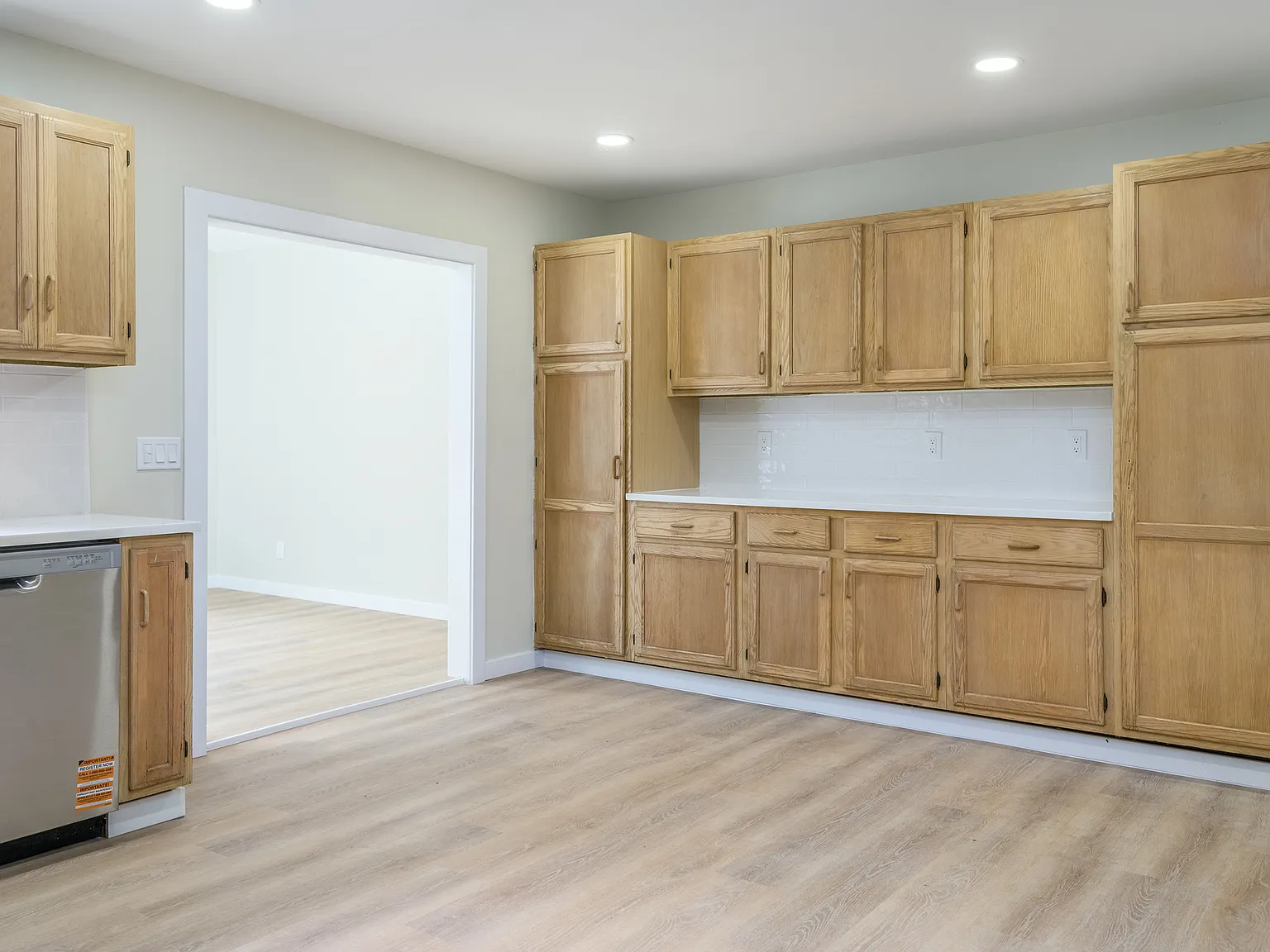 7 bed, 2371 sqft, $3,200 — Photo 4