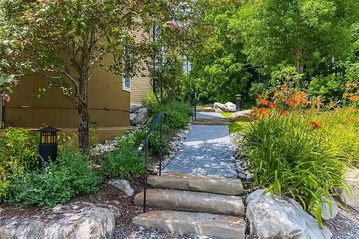 5 bed, 3.5 bath, 4300 sqft, $5,500 — Photo 2