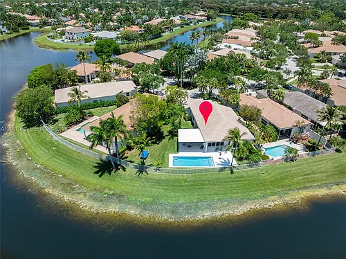 2576 Bay Pointe Dr Photo 1