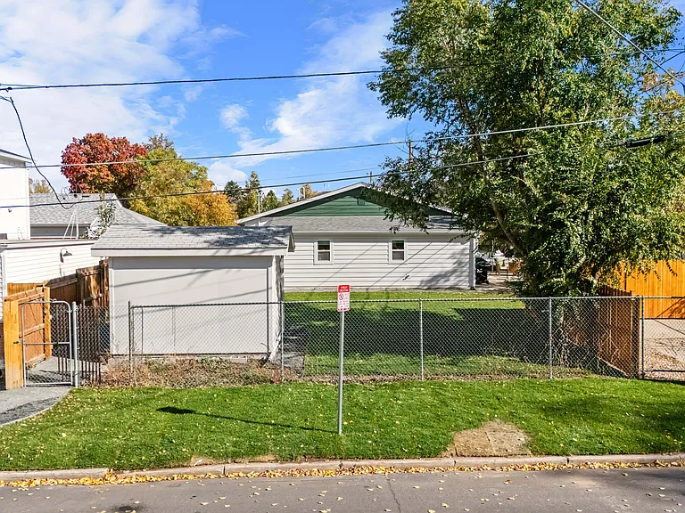 3943 Haddon Rd — Photo 56