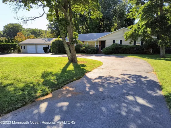 10 Lindy Lane, Lincroft, NJ 07738