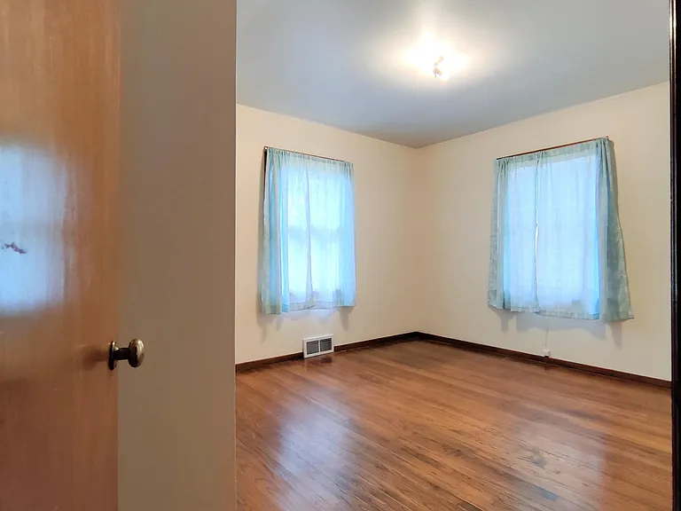 211 Wyoming Ave — Photo 6