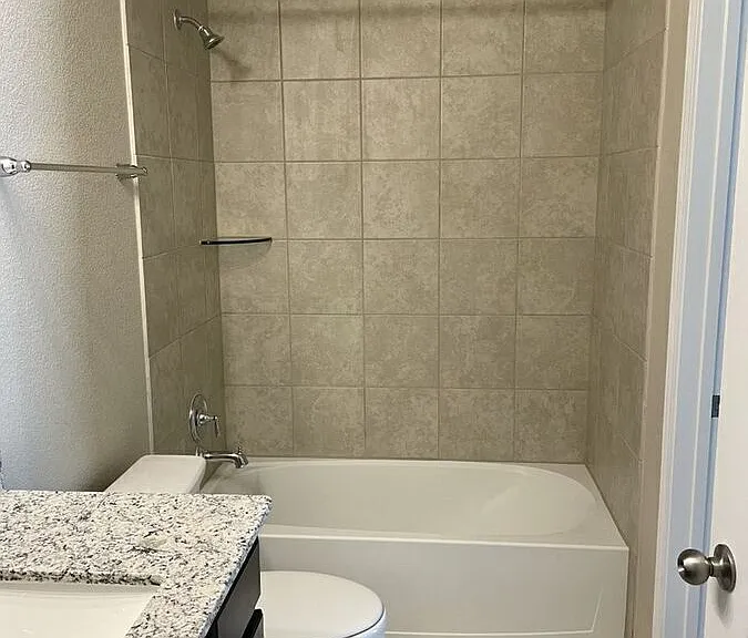 1116 Lakeway Crossing Dr — Photo 4