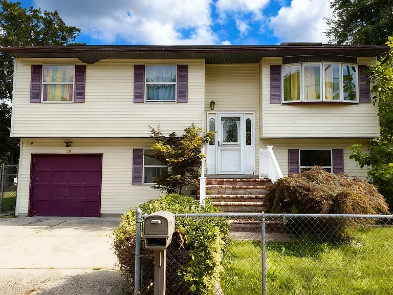 Hagen St — Photo 1
