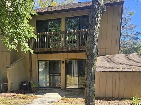 11 Saint Thomas Colony APT 4, Fox Lake, IL 60020