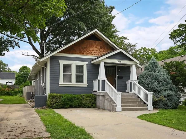 2616 W 47th Ter, Westwood, KS 66205