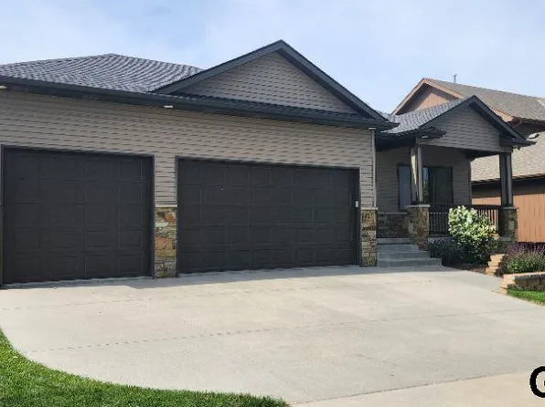 1421 W Lander Dr, Lincoln, NE 68521