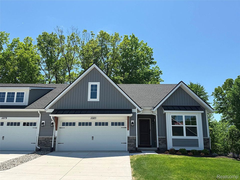 1st image of 1085 Camellia Cir #32
