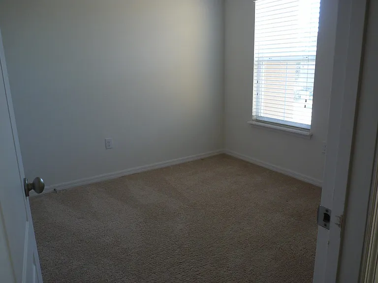109 Langston Dr — Photo 12