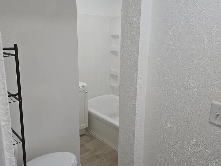 29 Douglas Ave — Photo 14