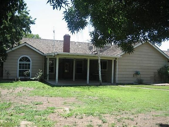 5th image of 484 Orange St