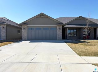 7009 E Copper Stone Cir, Sioux Falls, SD 57110