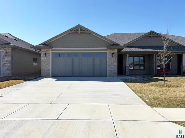 7009 E Copper Stone Cir, Sioux Falls, SD 57110