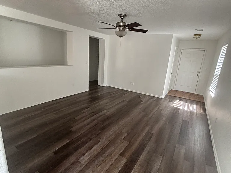 1024 Waterfall Dr NE — Photo 9