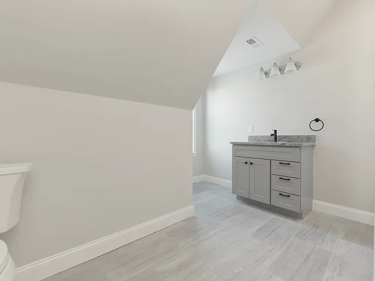 4 Benson St #2 — Photo 19