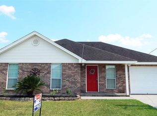 5800 Shadowbend Cir S, Lumberton, TX 77657
