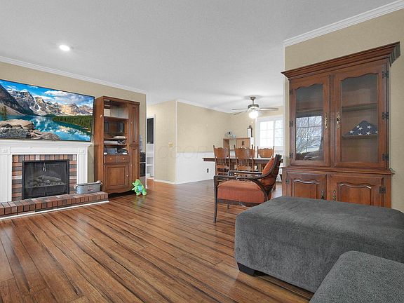 4th image of 1448 W Sparrow Rd