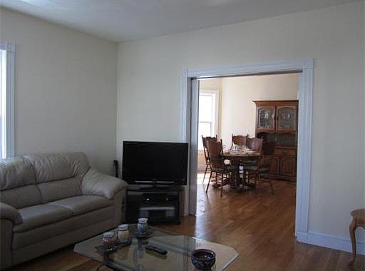 4th image of 20 Harwood St