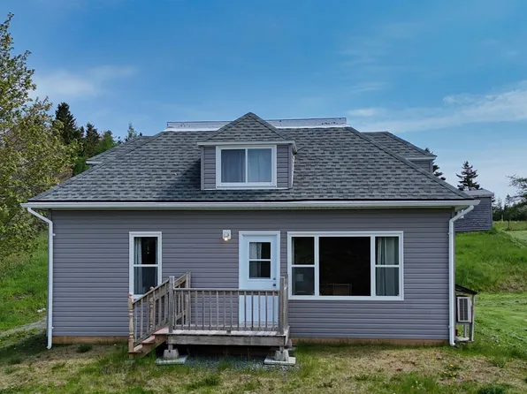 50 Riverview Dr, Richmond, NS B0E 2X0