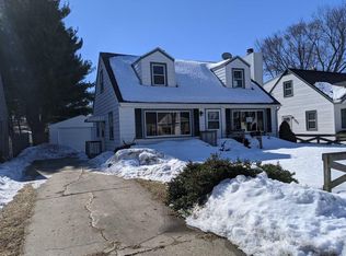 1824 W Pearl Ave, Rockford, IL 61103