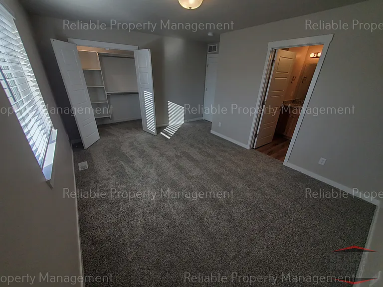 2015 Lawrence Ln #403 — Photo 9