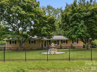6108 Mallard Dr, Charlotte, NC 28227