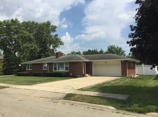 1916 Nicholson St, Crest Hill, IL 60403