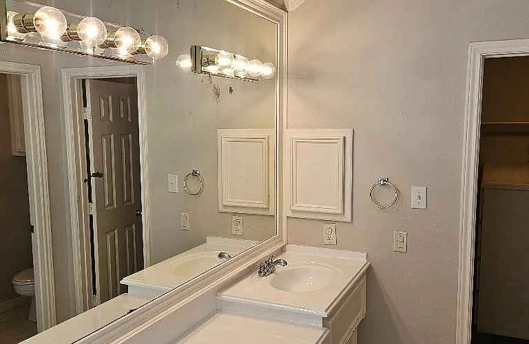 1413 W Webster St — Photo 21