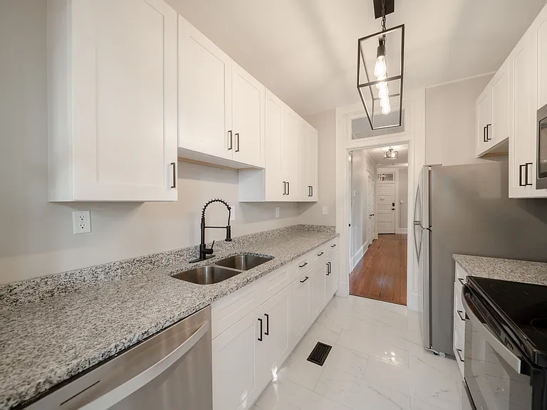 185 Clisby Pl — Photo 14