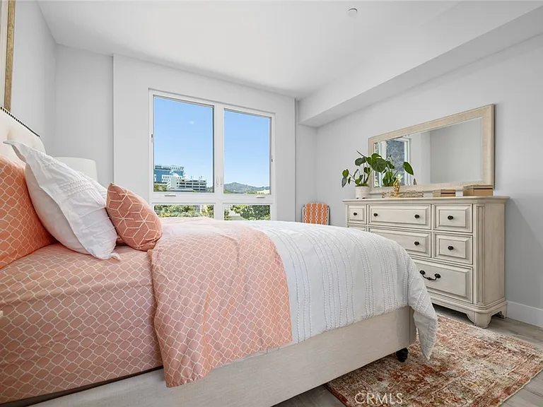 5820 La Mirada Ave #401 — Photo 38