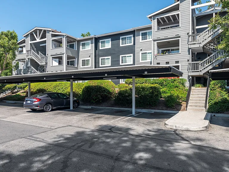 Crestwood Apartment Homes — Photo 15