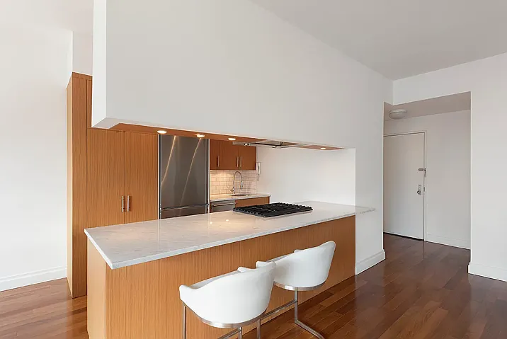 400 E 54th St #31B — Photo 8