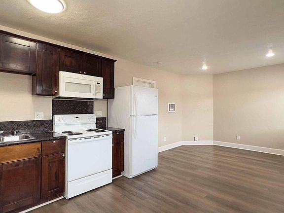 3rd image of 2707 Highland Ave APT 18