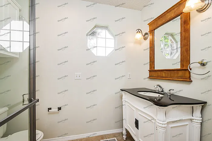 2404 N 12th St — Photo 11