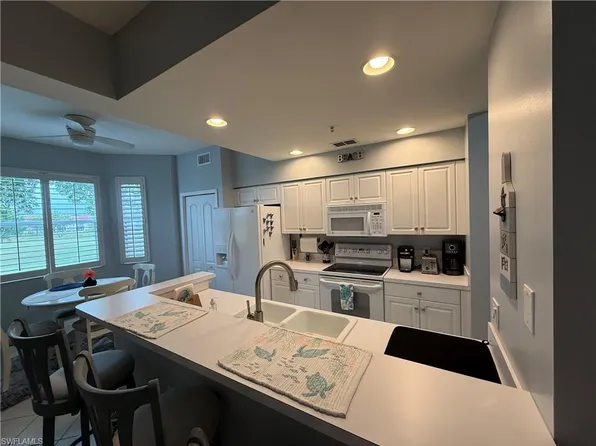 2710 Cypress Trace CIR #3028, NAPLES, FL 34119