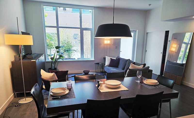 Victoria Townhouse for rent - 2 Bedrooms — photo 2